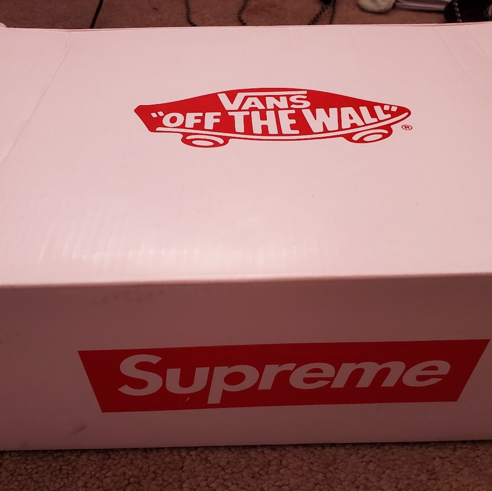 VAN'S/  SUPREME